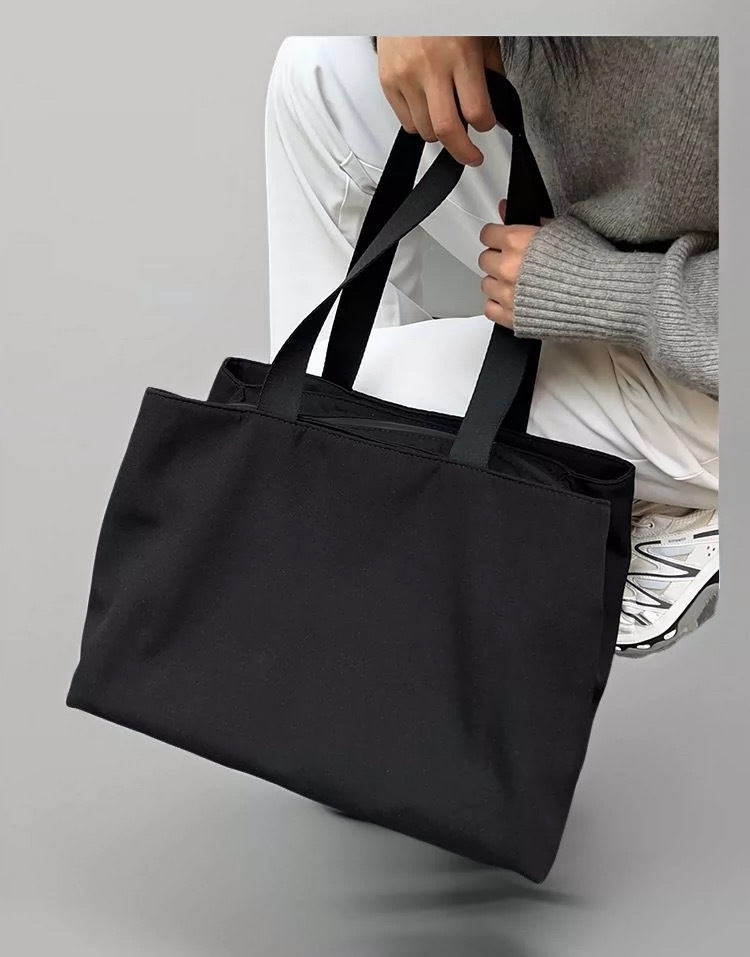 2025 Women's Tote Large Capacity Laptop Single Shoulder Handbag Commuter Travel Bag Multi-Pocket Lightweight_voghion.com