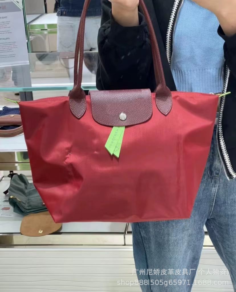 Environmentally friendly earth red (original upgraded version)