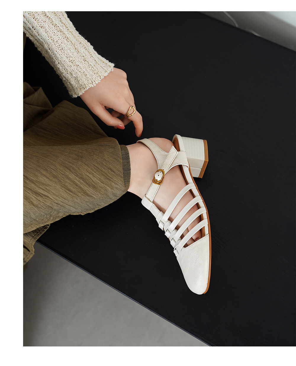 Sandal nữ cổ điển mũi nhọn quai T khóa, gót 5 cm, da cừu mềm — màu trắng ngà chi tiết 8