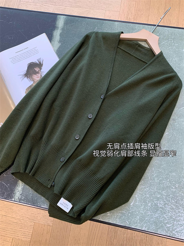 简约气质复古显白苔藓绿插肩袖显瘦V领针织开衫外套2025秋J1943Y|undefined