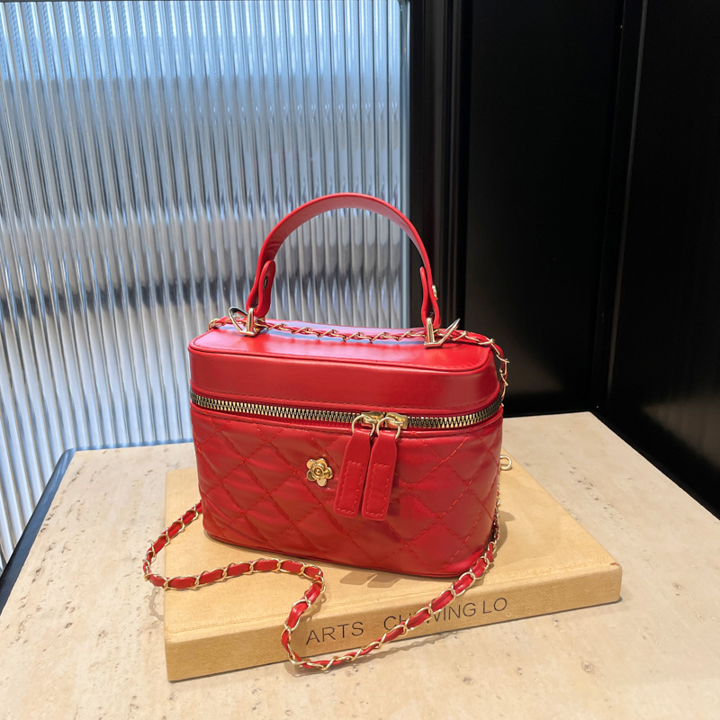 Bolsa de viento de fragancia para mujeres 2024 nuevo este año popular bolsa de caja de maquillaje cadena de diamante bolso de cubo de hombro