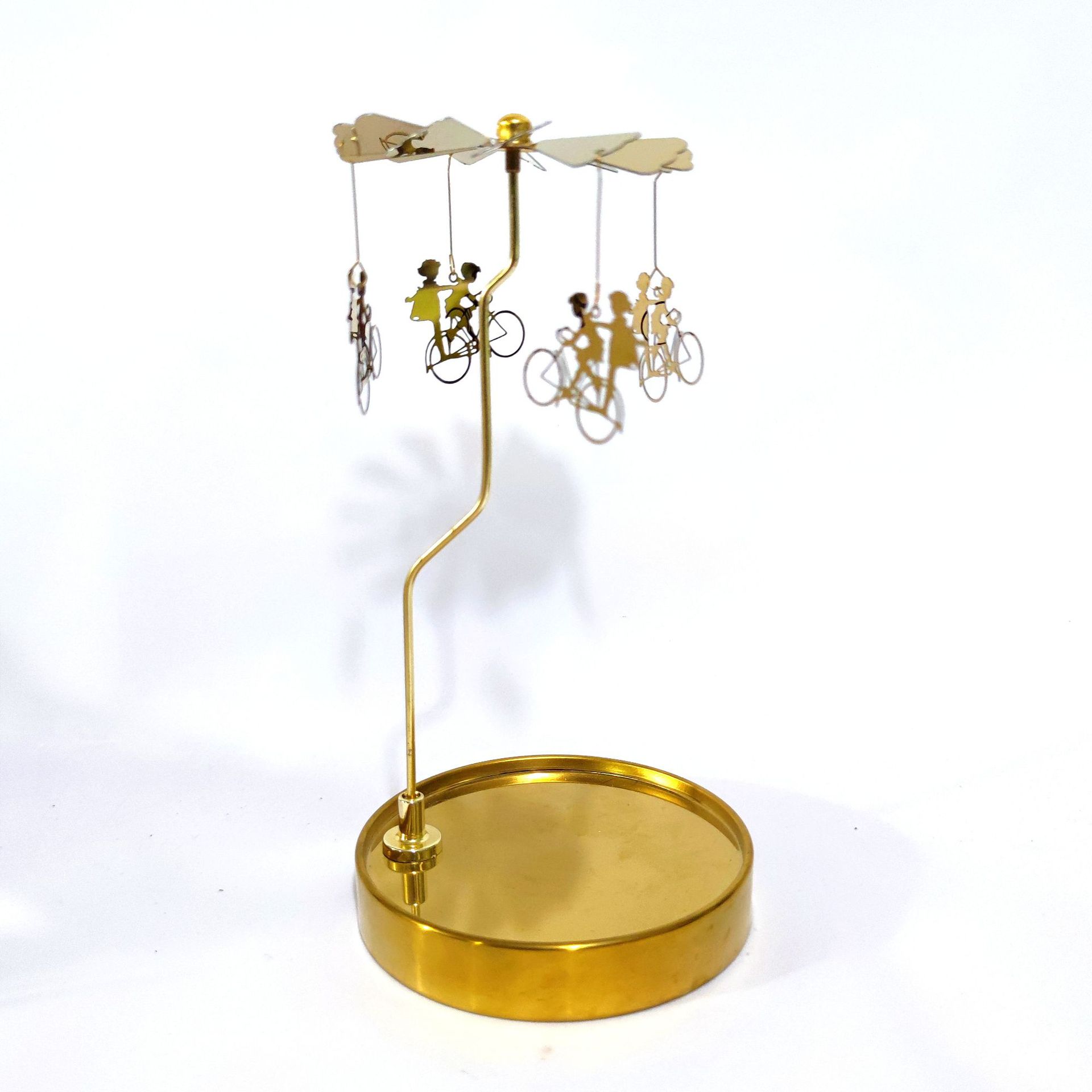 Fuente fabricante al por mayor Amazon INS bandeja redonda de acero inoxidable linterna giratoria giratoria candelabro de aromaterapia giratoria