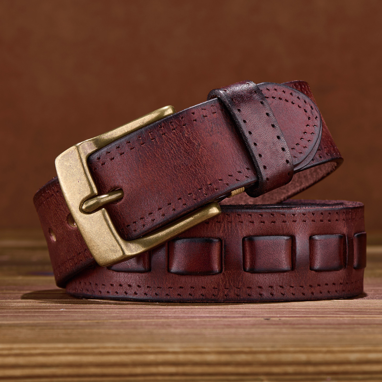 Cinturón marrón para hombres de alto nivel, cinturón de estilo nacional, cinturón de cuero de vaca, estilo retrógrado de estilo americano para hombres, cuero de cintura.