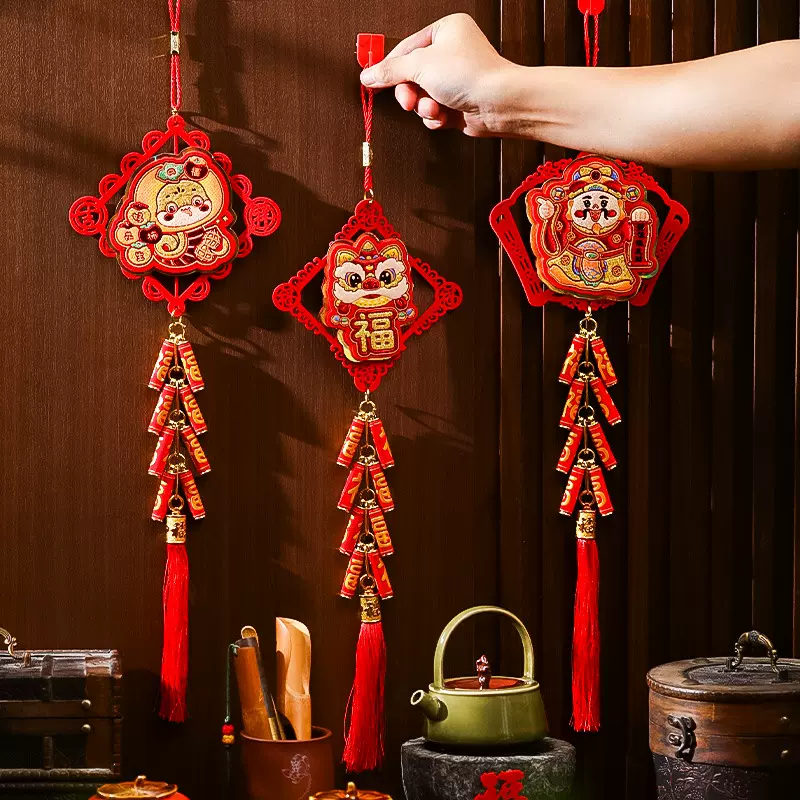 2025蛇年新年对联鞭炮挂件串家用客厅布置过年春节喜庆装饰品财神