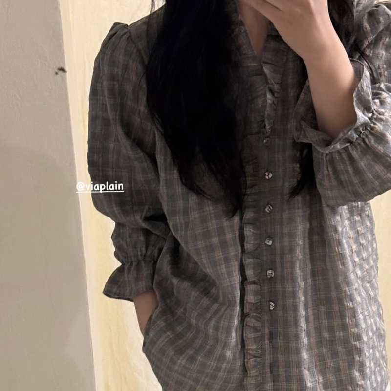 In Stock 2025 Winter New Korean V*Iaplain Ruffled Neckline Pleated V-Neck Lace Blouse