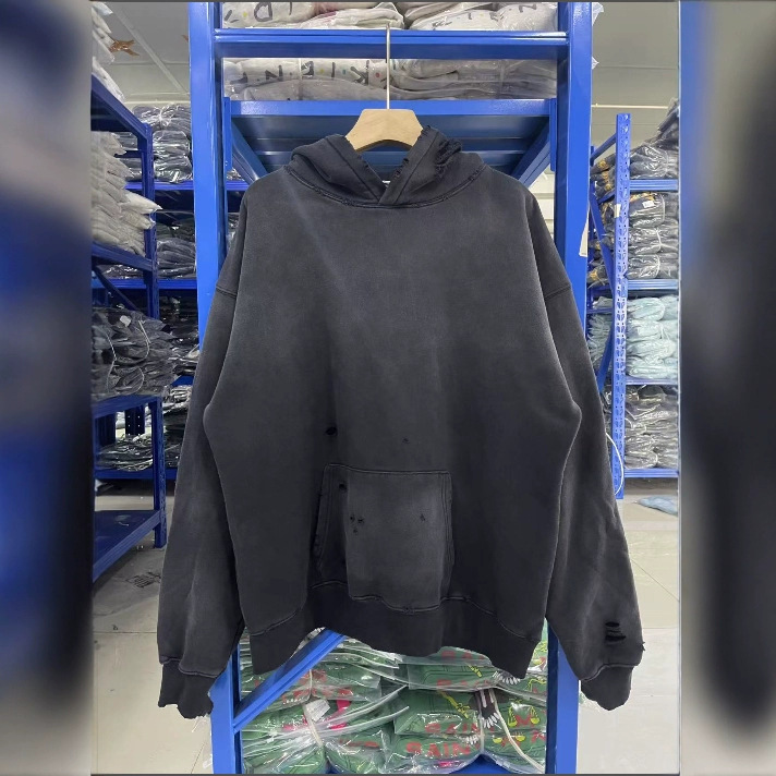 Moletom com capuz unissex, modelo folgado, com estampa de letras da nova marca da moda de 2026, lavagem desgastada._voghion.com