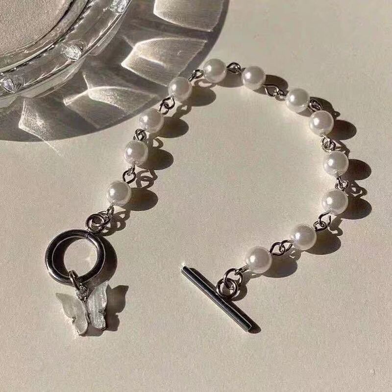 Japanese and Korean Ins Style Super Fairy Butterfly Pendant Pearl Bracelet for Women, Elegant and Simple Retro Style, Suitable for Best Friends and Students