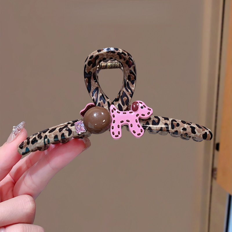 Korean Dongdaemun leopard print pink puppy ball hair clip, simple and stylish with a high-end feel, sweet shark clip hair accessory for women