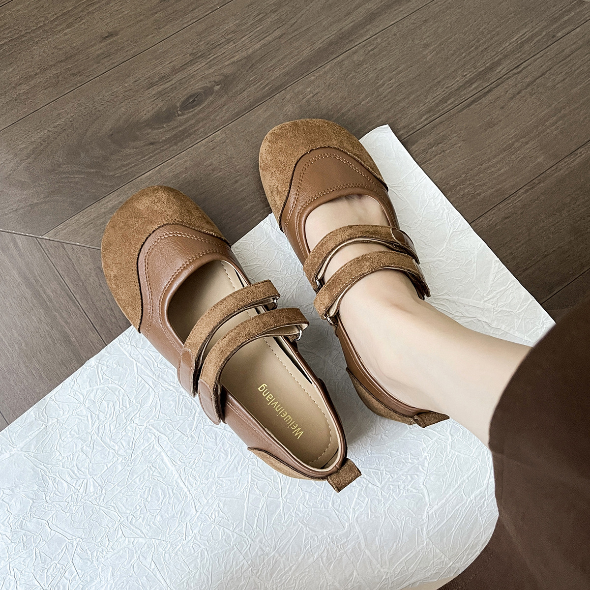 Weiwei Lady 612-1 Round-Toe Women's Flat Mary Jane With Straps, Soft Sole, Retro Cute Ballet Shoes_vogvips.com