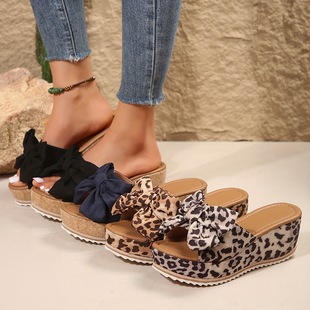 2025 New Cross-Border Dropshipping Women's Thick-Soled Wedge-Heeled Cross-Border Non-Slip Platform Sandals