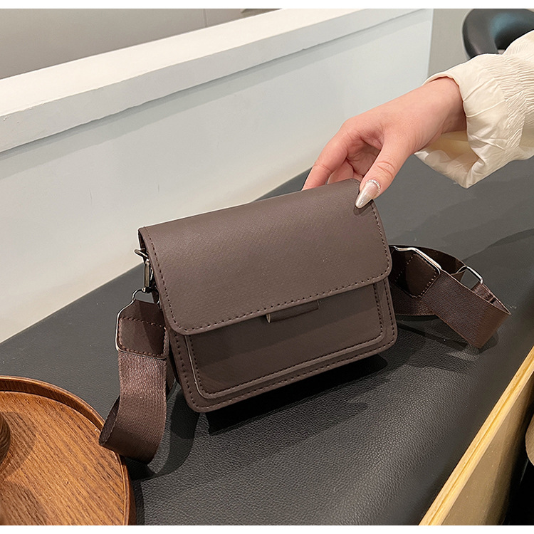 198g Weight Synthetic Leather Lining Material Sewing Thread Fashion Element Flip Cover Closure Type Single Shoulder Strap Strap Type Square Bag Bags Type Casual Occasion Pu Leather Material Solid Color Pattern All Seasons Season Women's Gender Classic Style Style Square Shape Women's Pu Leather Solid Color Classic Style Sewing Thread Square Flip Cover Square Bag 27