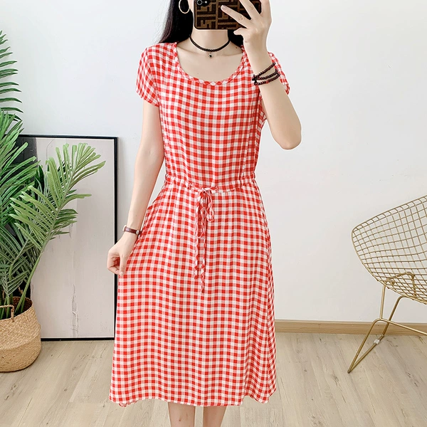 Red small grid with pockets