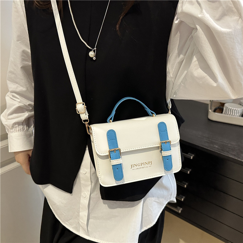 Bolsos de nicho de alto nivel, bolsos de mujer 2025, bolsos de hombro de moda versátiles, bolsos de verano de estilo extranjero.