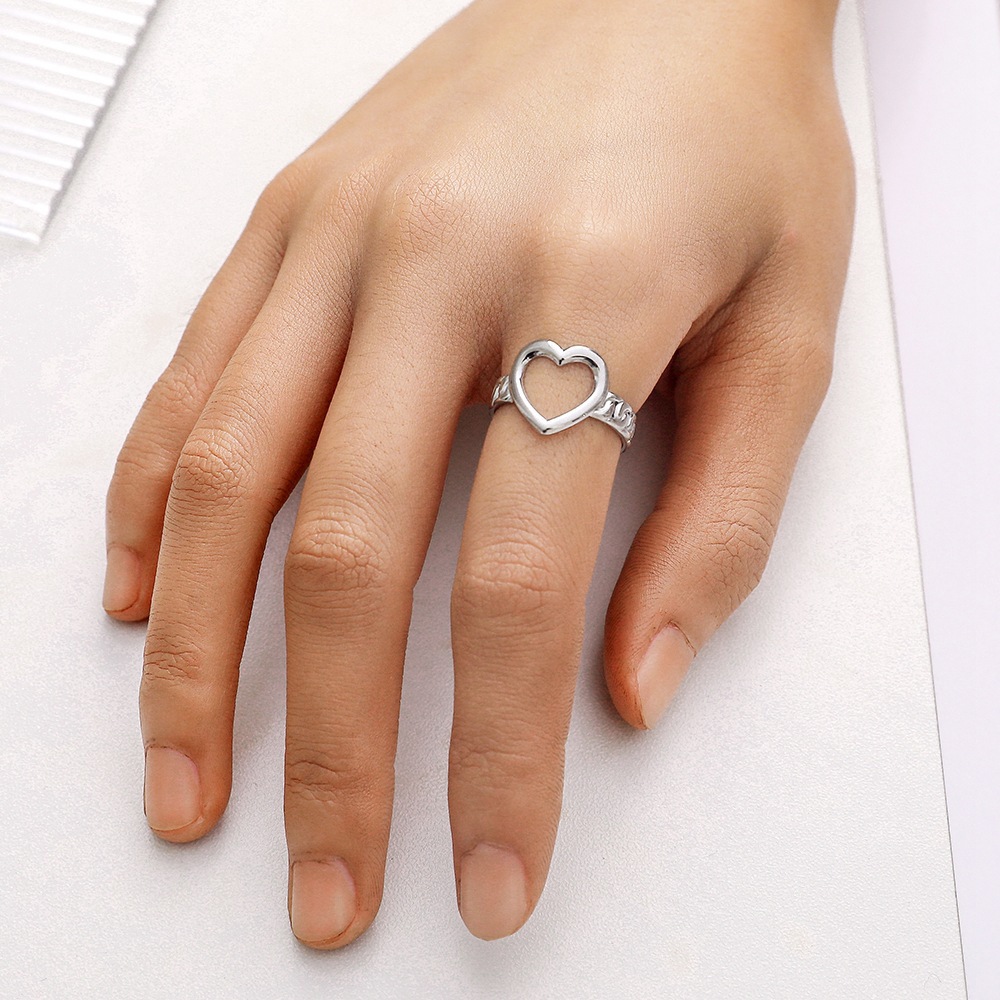 New Style Hollow Heart Shape Titanium Steel Ring display picture 3