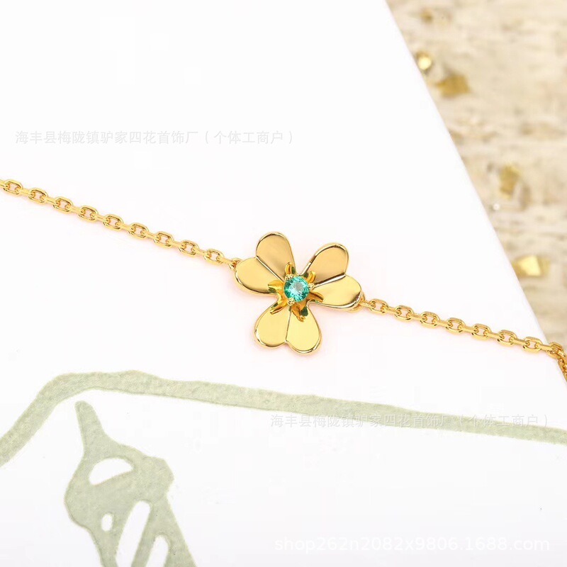 18Kローズゴールドメッキの花びらにダイヤモンドを散りばめたクローバーネックレス、シングルダイヤモンドの幸運の草イヤリング、骨チェーン、フラワーペンダント|undefined