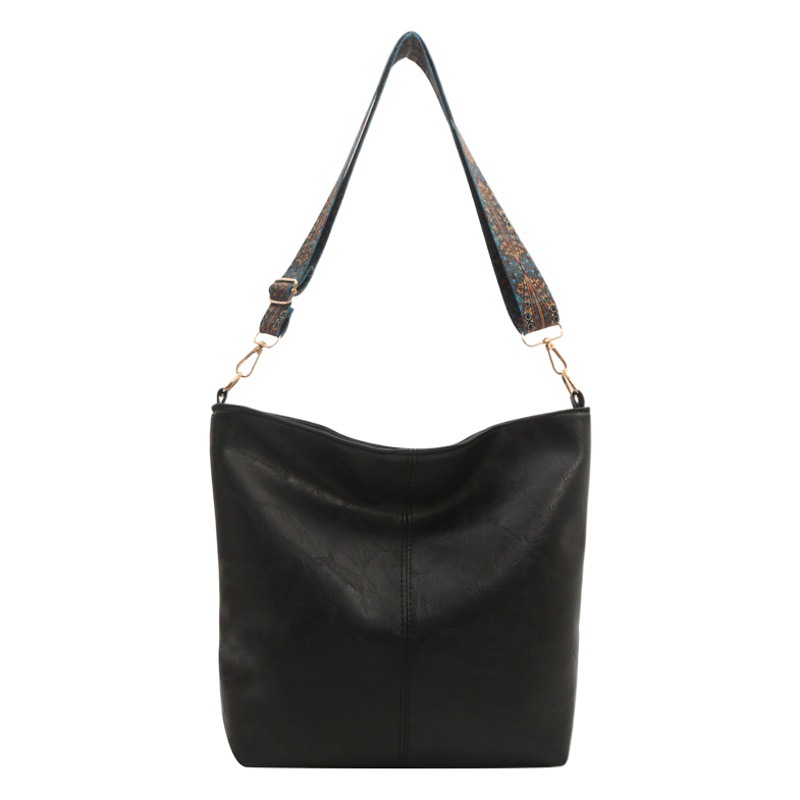 Gran capacidad de superficie suave ocio verano 2024 nueva moda temperamento de tendencia axilar correa de hombro ancha bolso de mujer