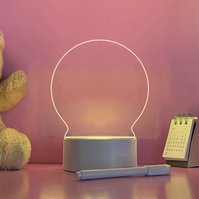 Luz amarilla cálida USB + pieza de luz redonda + pluma