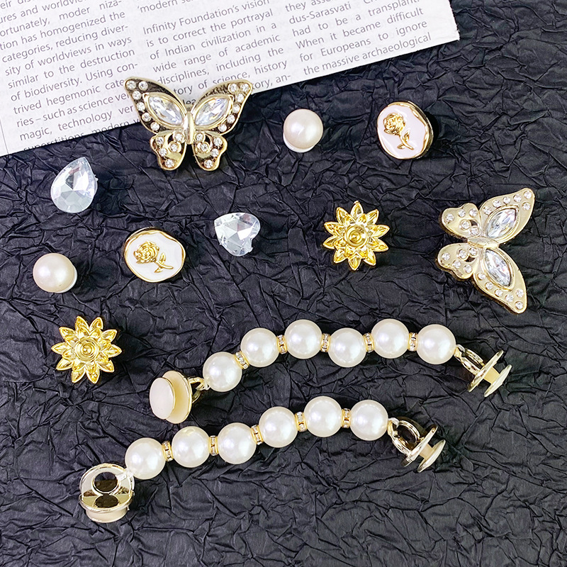 High-End Luxury Clogs with Accessories, Yellow Floral Design, Ins-Style Butterfly with Shiny Rhinestones, Detachable Pearl Chain Shoe Buckle