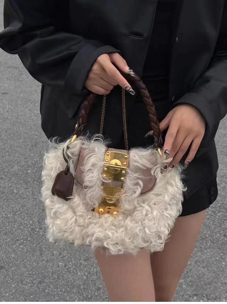 Nouvelle collection automne/hiver 2023 : laine véritable, fourrure, daim givré, sac à bandoulière croisé pour femme,_voghion.com