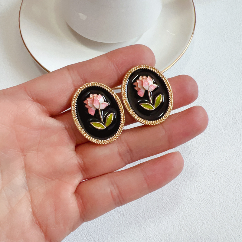 1 Pair Vintage Style Flower Plating Alloy Ear Studs display picture 6