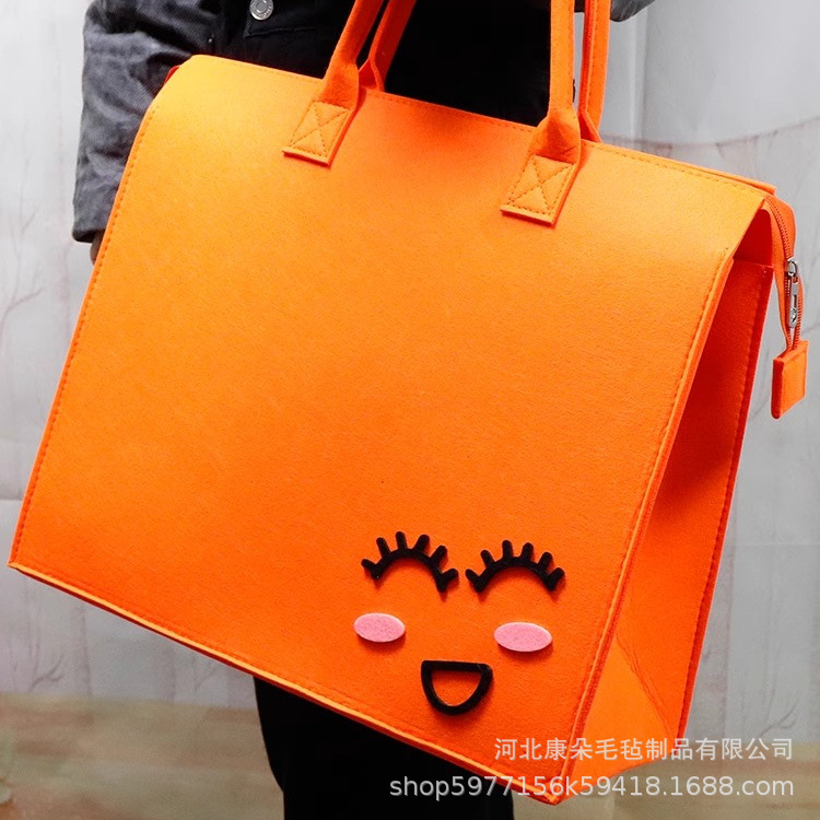 Handheld capacious shopping bag with zipper