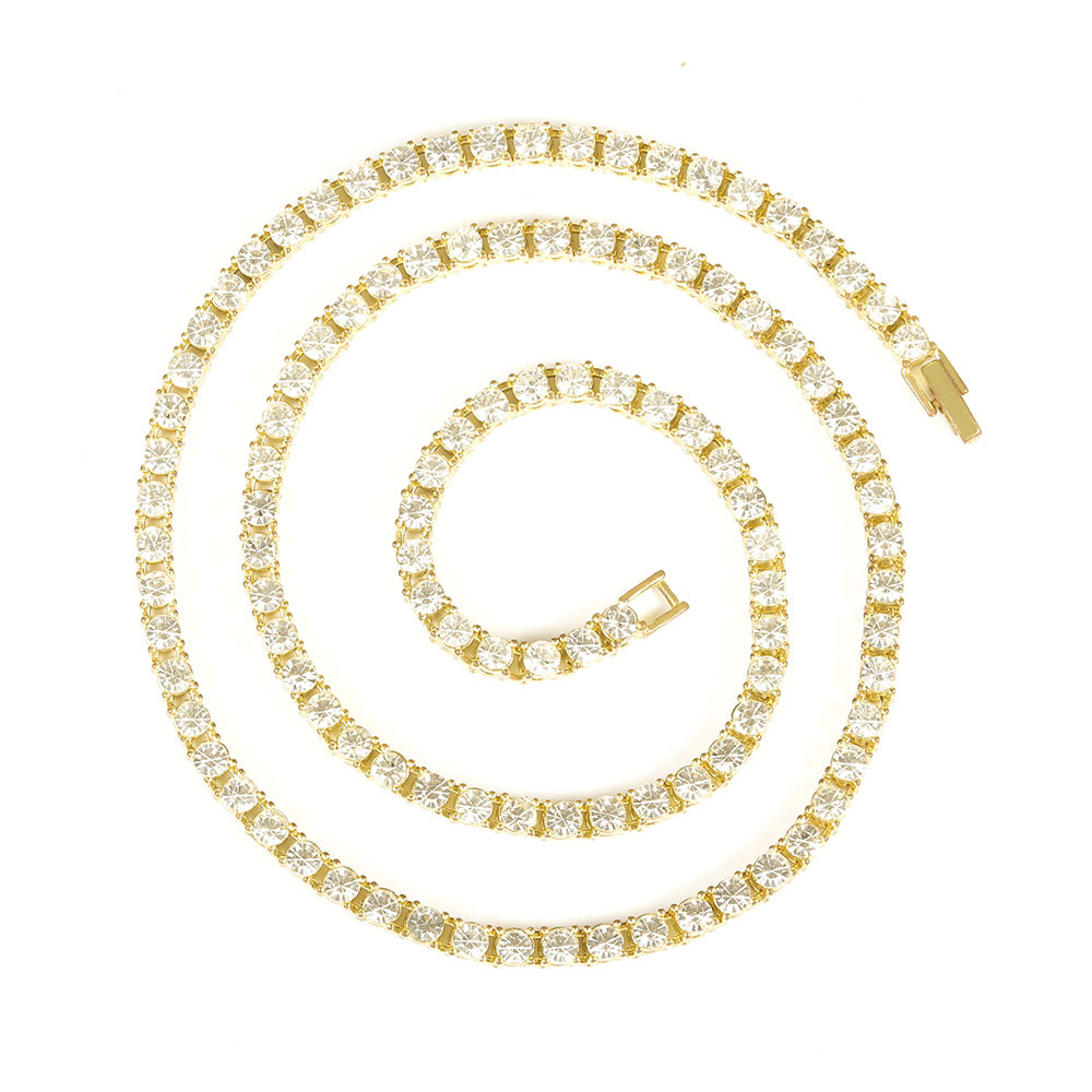 Oversized Sculptural Clear Acrylic Clip-on Earrings With Modern European Design. Hypoallergenic, Tarnish-resistant And Comfortable To Wear. Eye-catchi_voghion.com