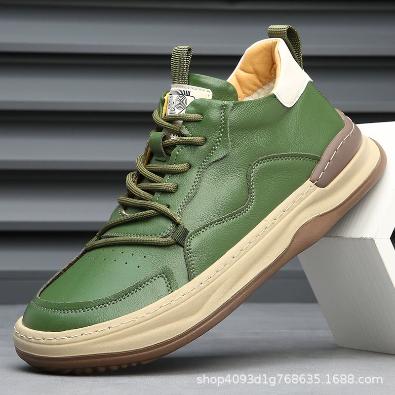 Высокая мужская обувь плюс бархат 2024 зимние новые кожаные спортивные кроссовки мужские тренды дикие теплые повседневные хлопчатобумажные туфли