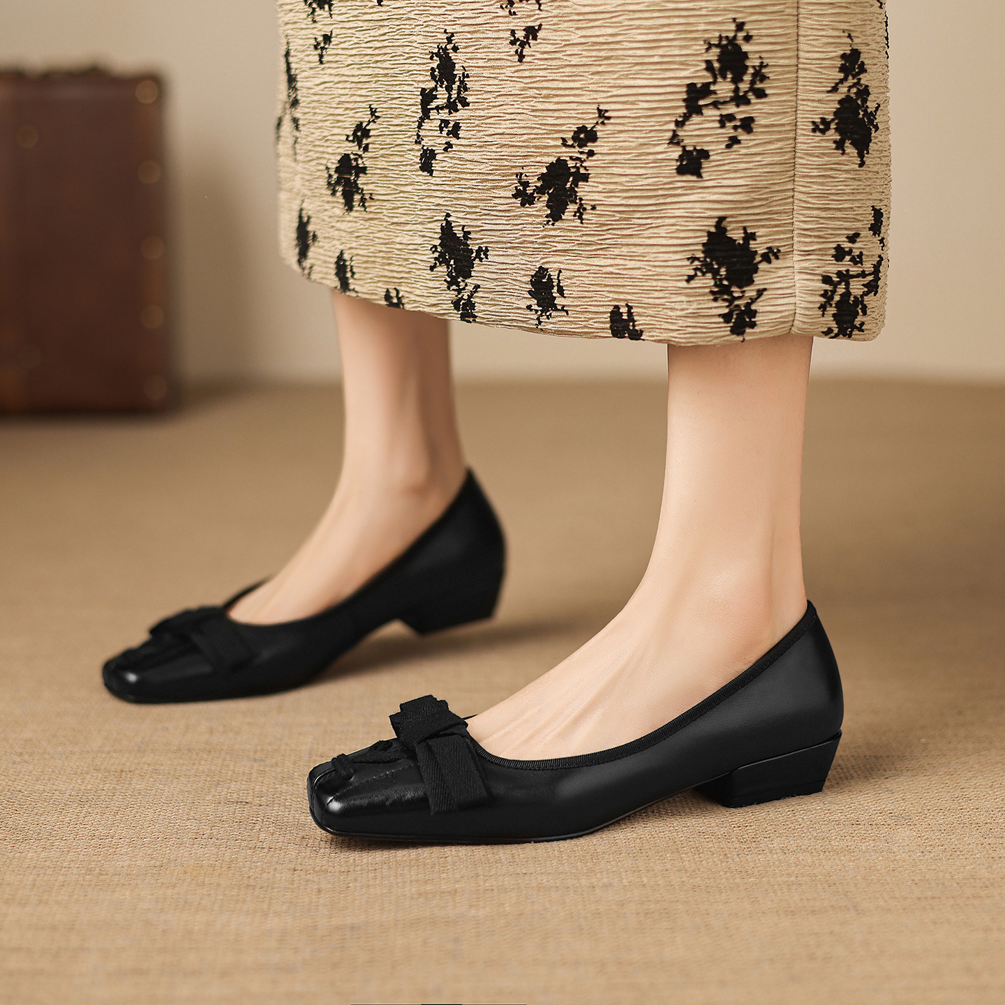Giày da nữ mũi vuông cổ điển gót thấp phong cách vintage — đen