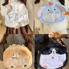日本の二次元初音ミクのぬいぐるみのカバンが可愛いです。