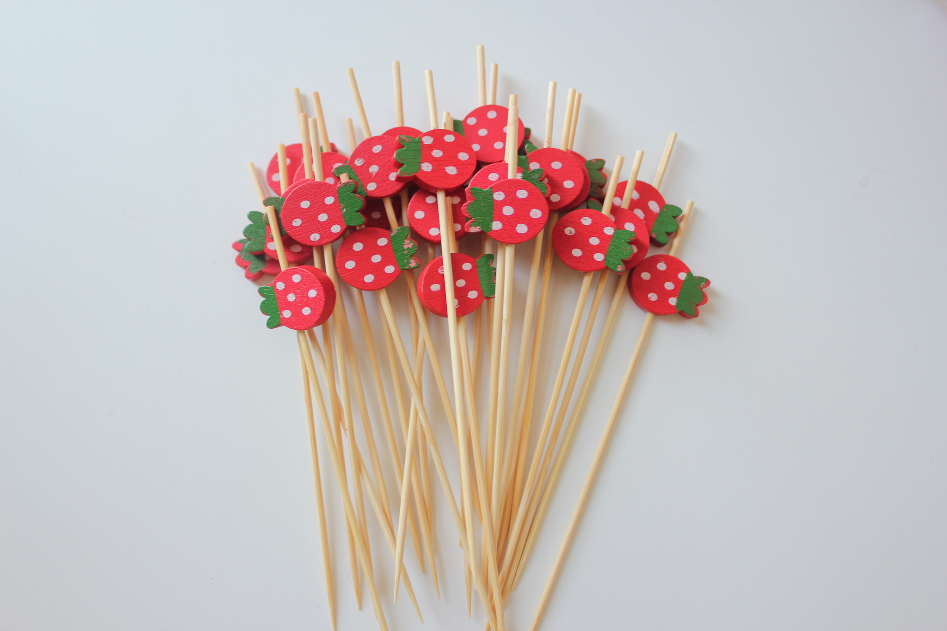 100 unids/pack pequeño tenedor de fruta de fresa palos de sushi palos de cóctel palos de postre