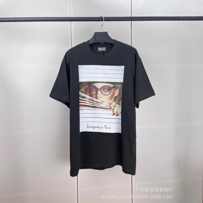 High Version D Brand 25Ss Portrait Magazine Cover Print Short-Sleeve Os Loose Fashion Versatile European and American Unisex T-Shirt High Version D Brand 25Ss Portrait Magazine Cover Print Short-Sleeve Os Loose Fashion Versatile European and American Unisex T-Shirt