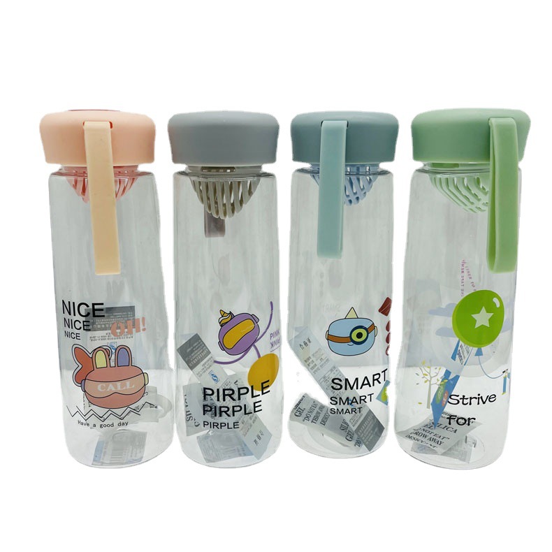 Fábrica al por mayor taza de agua de plástico portátil hombres y mujeres estudiantes taza de plástico 550ml deportes hervidor de agua potable taza de espacio