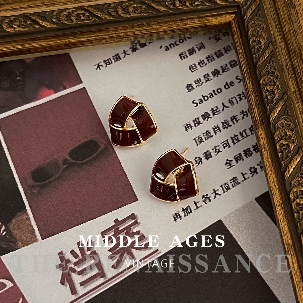 Vintage triangle geometry Anchor red earrings oil drop vintage French style