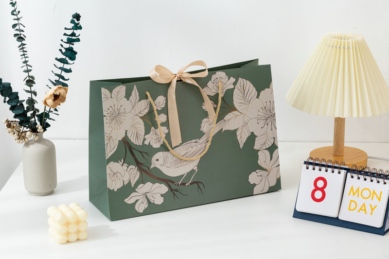 Paper Material Shopping Packaging Clothing Gift Jewelry Portable Kraft Paper Bags