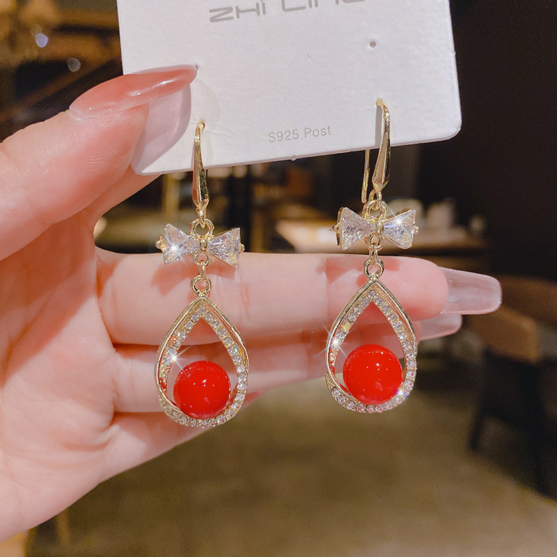 Earrings drop-shaped
