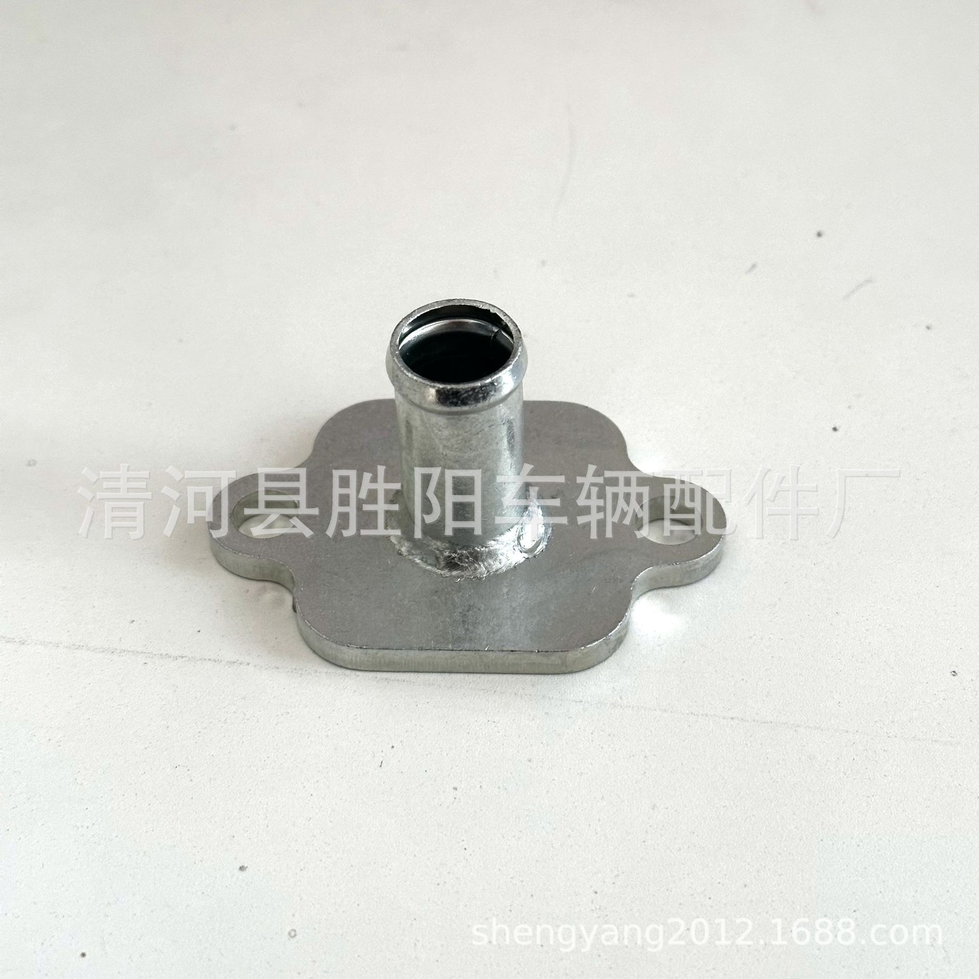 14075-VJ210 14075-40F0A 14075-40F06发动机水管接头适用日产D22