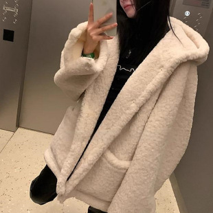 �W ��ɫ���ë�Bñ�h��Ƥ��Ů�����Ӻ�Ƥëһ�wëë���״������l