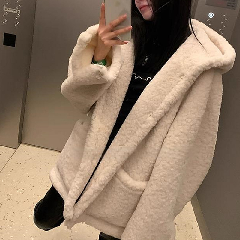 European white lamb wool hooded green fur women's winter thickened fur one fur coat coat wholesale
