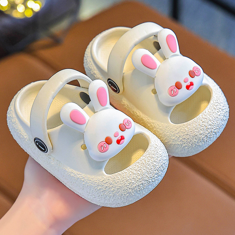 Sandálias infantiles para mujeres de verano dibujos animados princesa encantadora suela suave antideslizante baño en el hogar para niños pequeños y medianos zapatillas frías para hombres