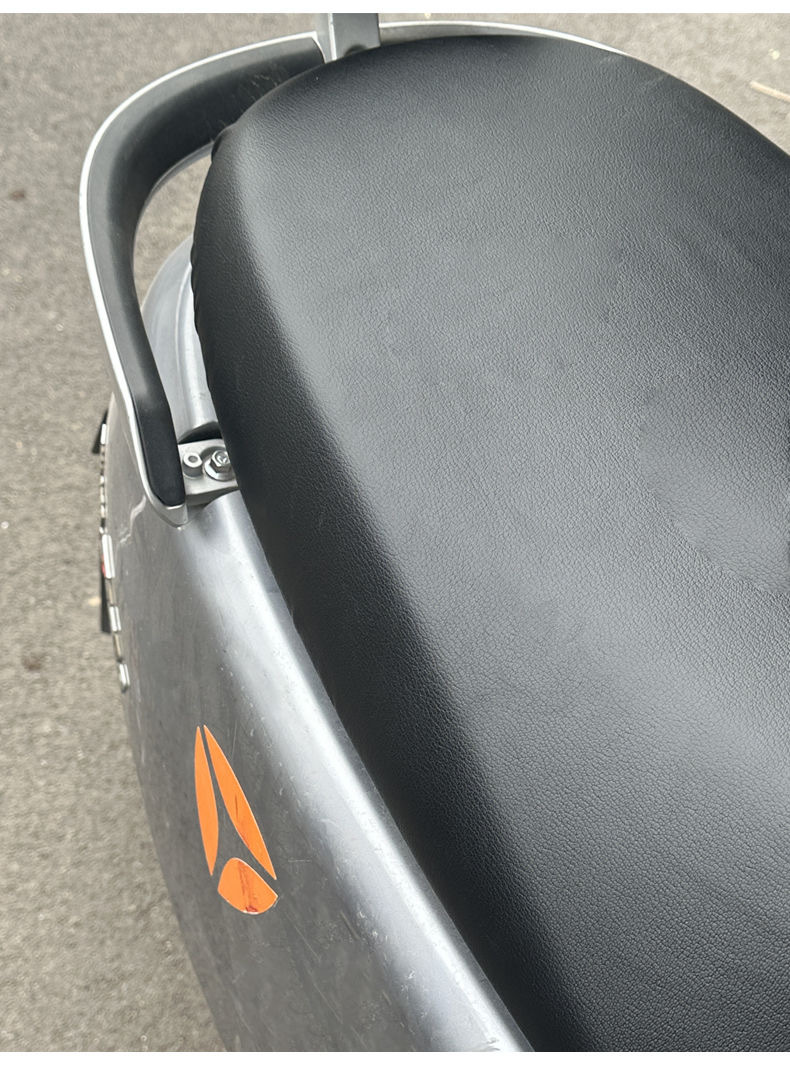 Large Electric Motorcycle Seat Cover, Waterproof, Rainproof, Sunproof, Heat-Insulating, Universal Leather Seat Cover for Electric Vehicles