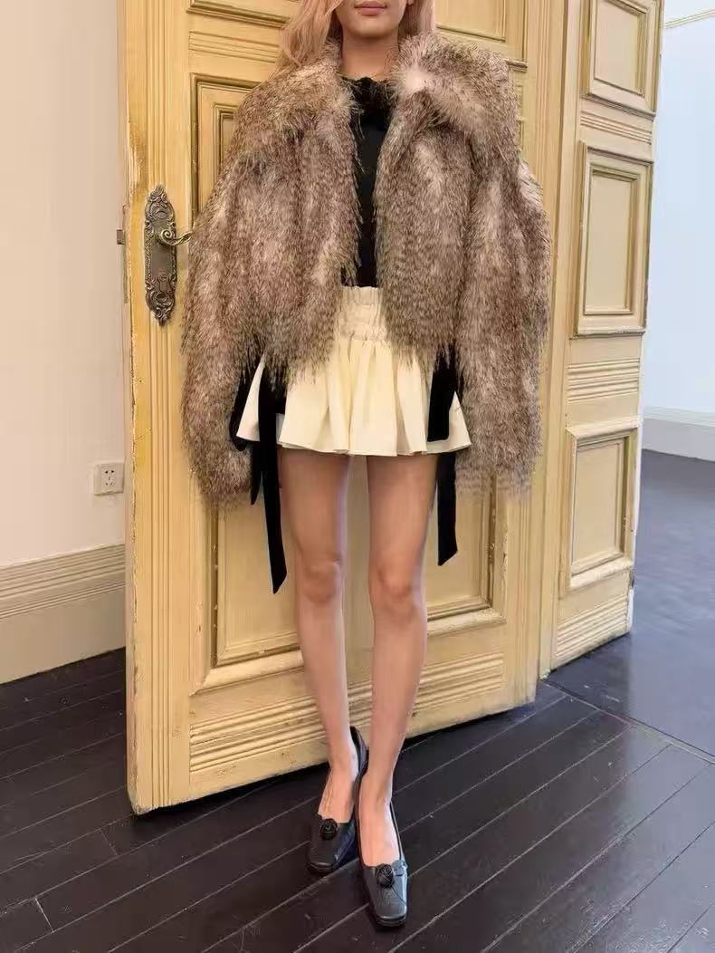 Zhao LuSi con chaqueta de cuello de lana negro frente y atrás dos chaquetas de diseño retro dulce y fresco otoño y invierno chaqueta cálida