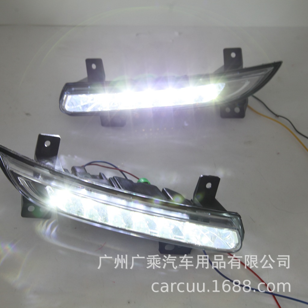 Para Renault Wind Luces de conducción de sol Fluence luces antiniebla 266057986R/266005976R RENAULT