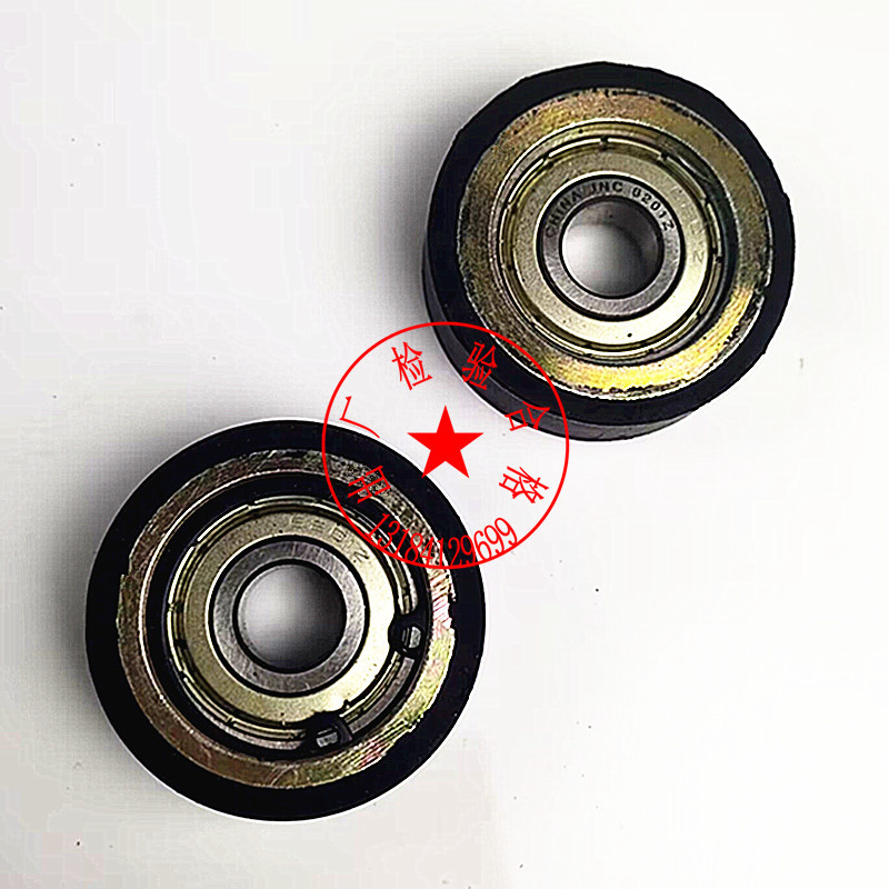 电梯配件轿门安全触板支架轮电梯门刀轮滚轮45*15-6201勾门球