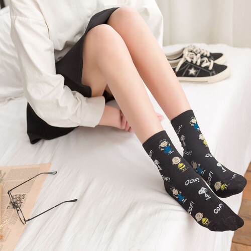 Mid-calf women's socks, cute puppy cotton cartoon socks for women, personalized socks wholesale