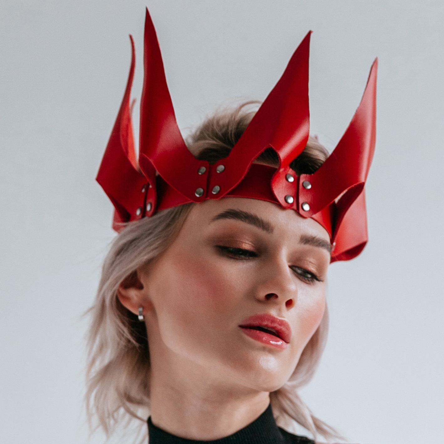 Juguetes sexuales para adultos transfronterizos de cuero reina tocado máscara coqueteo cos juguetes alternativos sexy tentación corona