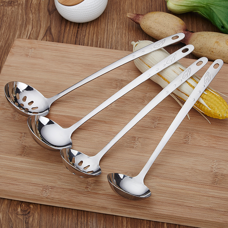 Stainless Steel Soup Spoon 6/7 Size Hot Pot Spoon Soup Ladle with Strainer Hotel Supplies High Temperature Resistant