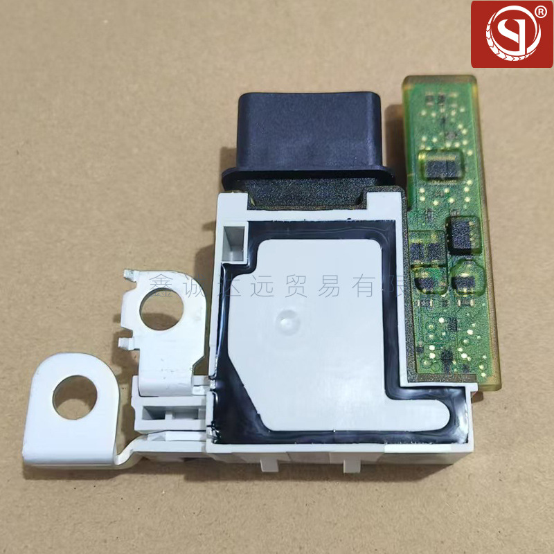 6500Gr Battery Manager Module 28236841 28257533 Is Suitable for Peugeot 3008 Citroen C4