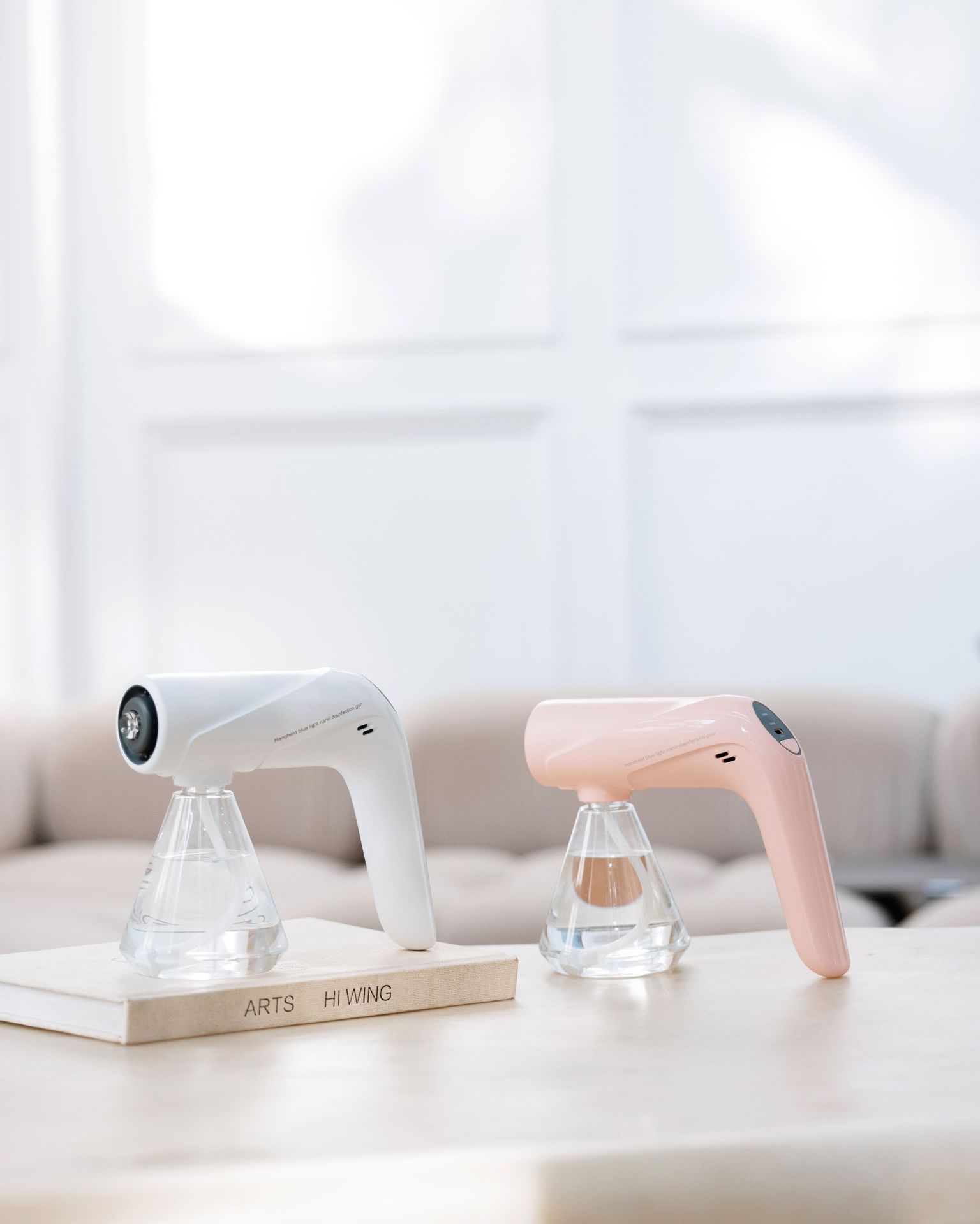 新品XDQ01消毒枪无线快递自动消毒器酒精手持电动家用蓝光喷雾枪