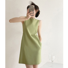 0433法式气质修身洋气无袖挂脖式绿色连衣裙子设计女装夏季