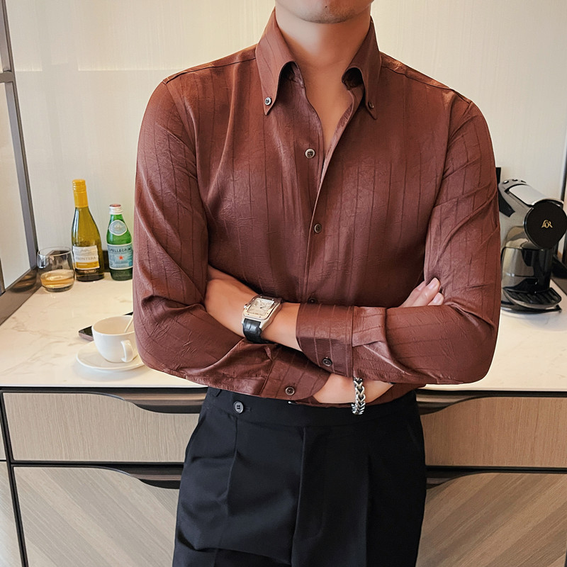 Otoño 2023 camisa de manga larga elegante camisa arrugada en relieve de alta calidad para hombres camisa de cuello alto cuello abierto con cuello en V